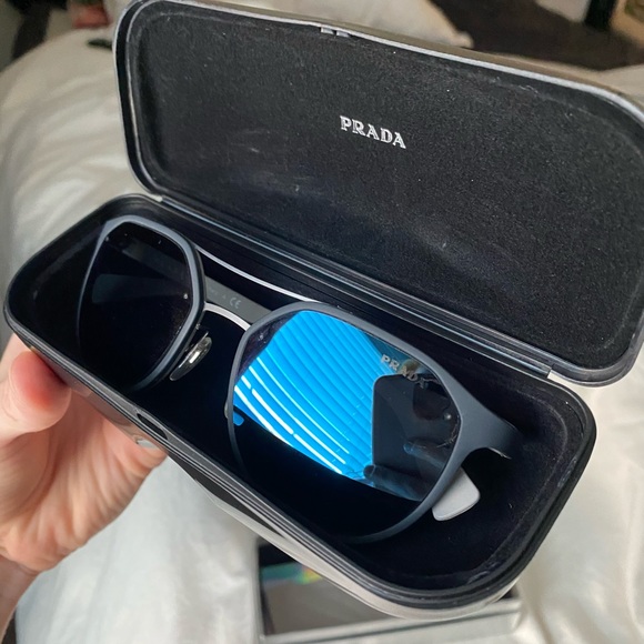 prada sunglasses - Picture 1 of 3